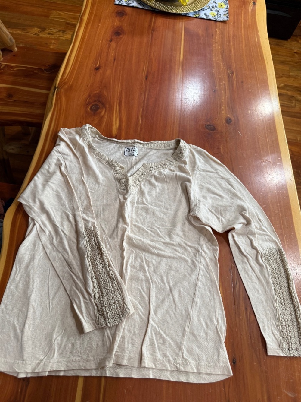 Nina Capri embroidery crochet long sleeve top NWOT